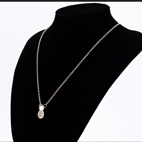 🍁 Pineapple necklace 🍍 - Picture 2 of 4